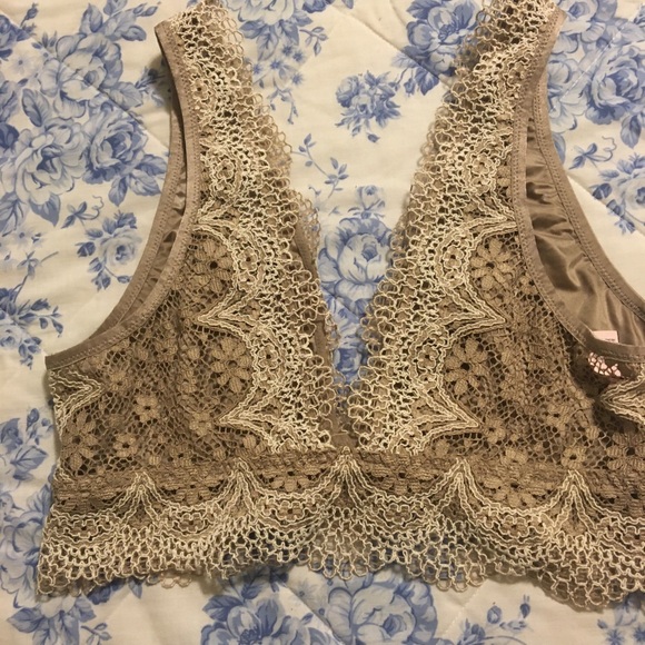 Victoria’s Secret bralette - Picture 2 of 4